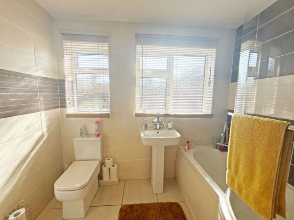 Elm Crescent, Burgh Le Marsh, Skegness, Lincolnshire, PE24 5EG