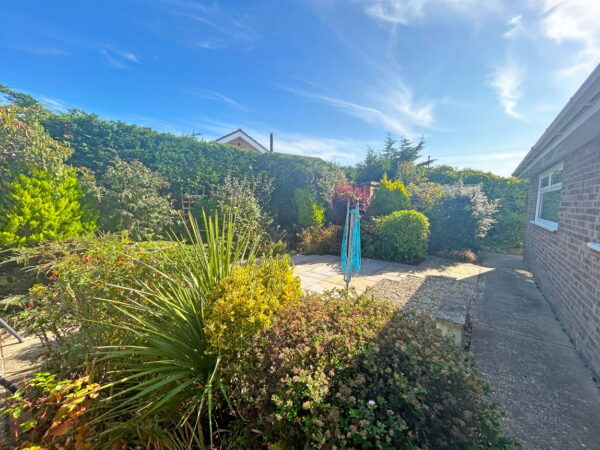Elm Crescent, Burgh Le Marsh, Skegness, Lincolnshire, PE24 5EG
