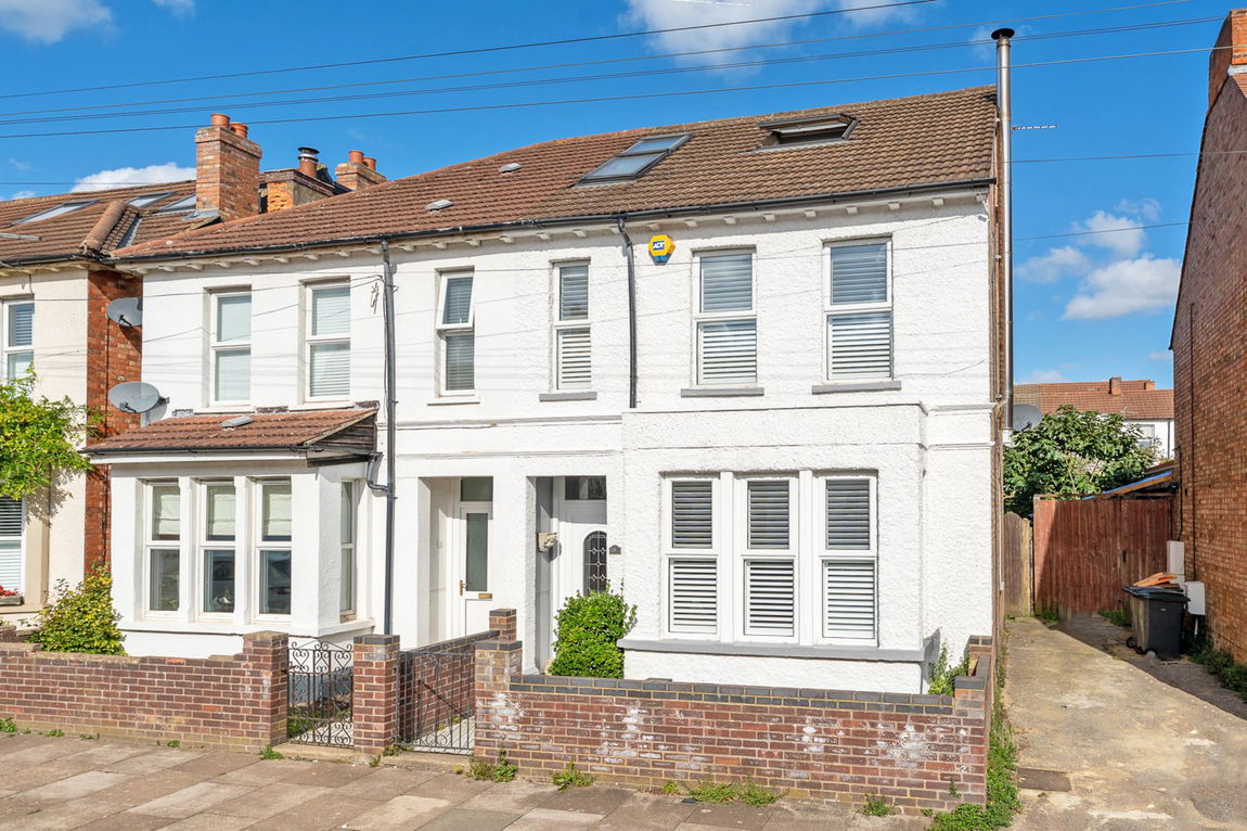 Campbell Road, Bedford, Bedfordshire, MK40 3DD