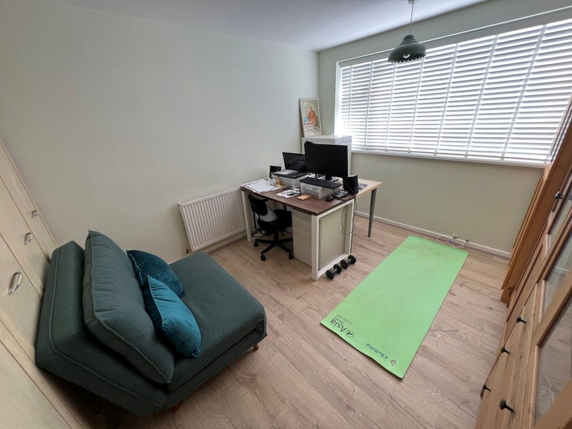Harrowgate Drive, Birstall, Leicester, LE4