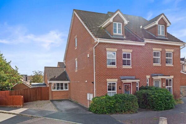 Mardling Avenue, Nottingham, NG5 5UG