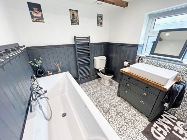 Woodville Road, Overseal, Swadlincote, DE12 6LX