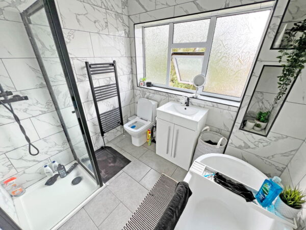 Launceston Drive, Hugglescote, Coalville, Leicestershire, LE67 2HW