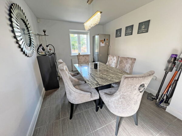 Laverton Road, Hamilton, Leicester, Leicestershire, LE5 1WG