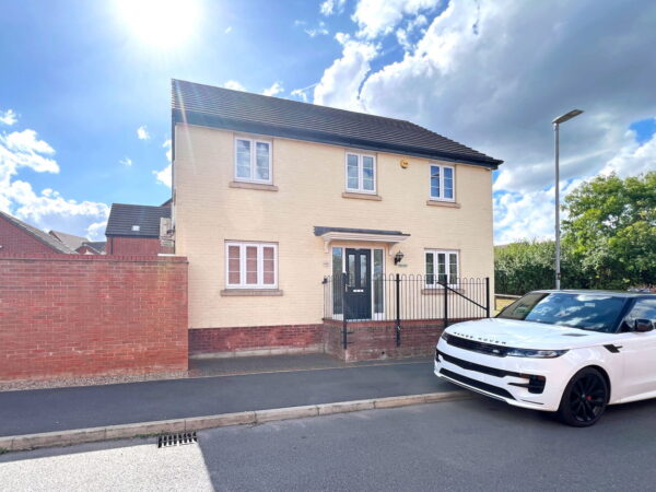 Laverton Road, Hamilton, Leicester, Leicestershire, LE5 1WG
