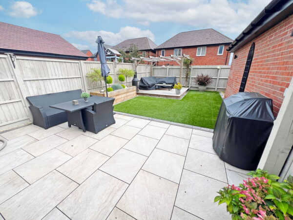 Le May Drive, Hugglescote, Leicestershire, LE67 2EF