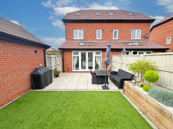 Le May Drive, Hugglescote, Leicestershire, LE67 2EF