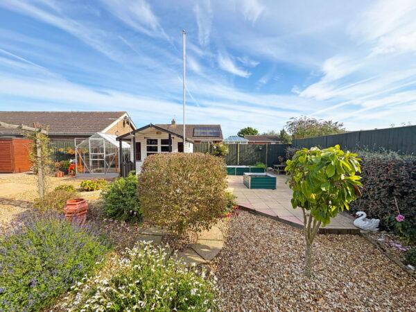 Goodwin Drive, Hogsthorpe, Skegness, Lincolnshire, PE24 5NY