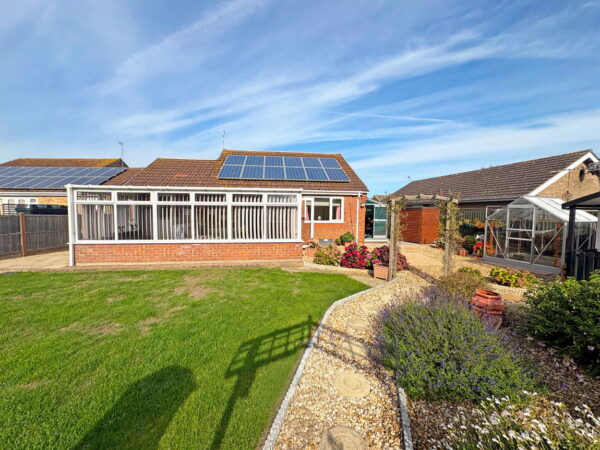 Goodwin Drive, Hogsthorpe, Skegness, Lincolnshire, PE24 5NY
