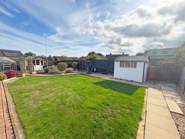 Goodwin Drive, Hogsthorpe, Skegness, Lincolnshire, PE24 5NY