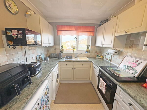 Goodwin Drive, Hogsthorpe, Skegness, Lincolnshire, PE24 5NY