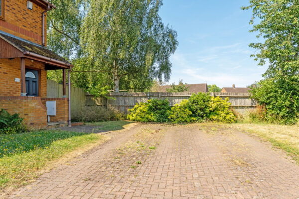 Lodge Close, Little Houghton, Northampton, NN7 1AF