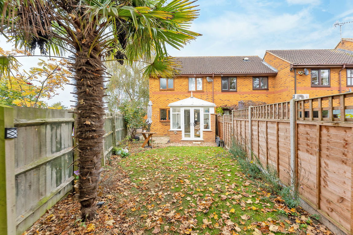 Lodge Close, Little Houghton, Northampton, NN7 1AF