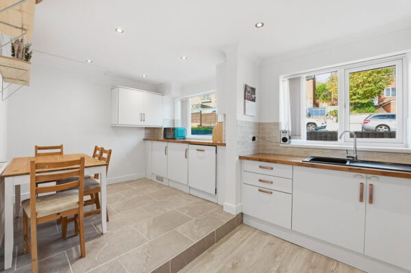 Mays Avenue, Carlton, Nottingham, Nottinghamshire, NG4 1AS