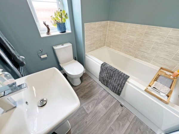 Davies Close, Coalville, LE67 2LG