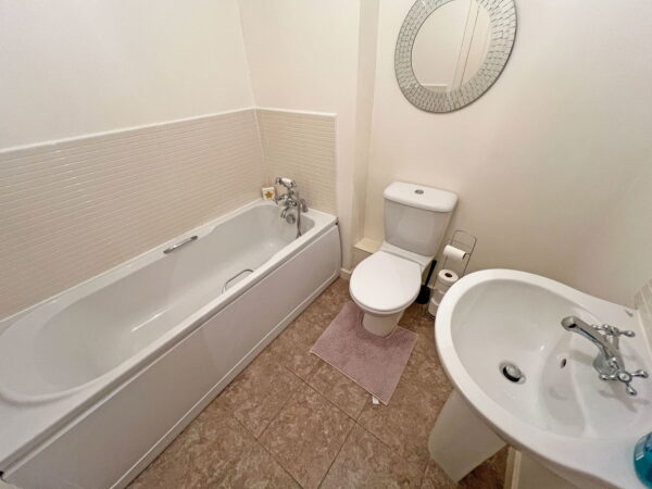 Saxthorpe Road, Hamilton, Leicester, Leicestershire, LE5 1PT