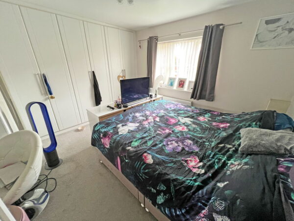 Saxthorpe Road, Hamilton, Leicester, Leicestershire, LE5 1PT