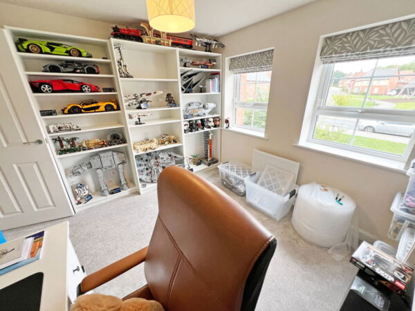 Davies Close, Coalville, LE67 2LG