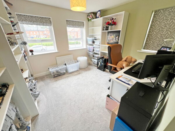 Davies Close, Coalville, LE67 2LG