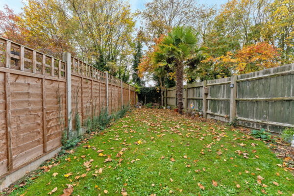 Lodge Close, Little Houghton, Northampton, NN7 1AF