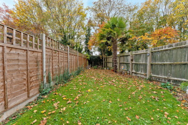 Lodge Close, Little Houghton, Northampton, NN7 1AF