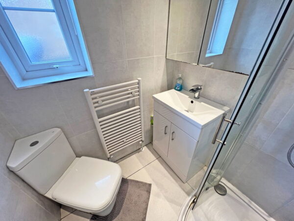 Saxthorpe Road, Hamilton, Leicester, Leicestershire, LE5 1PT