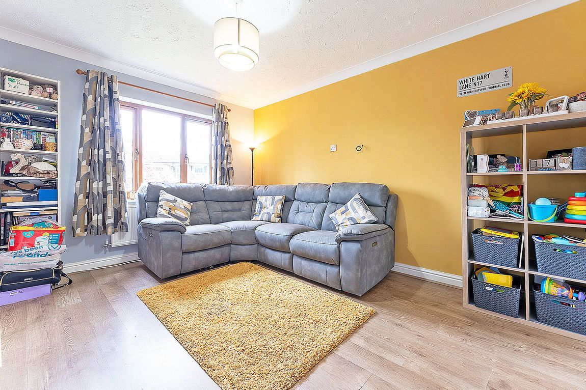 Lodge Close, Little Houghton, Northampton, NN7 1AF