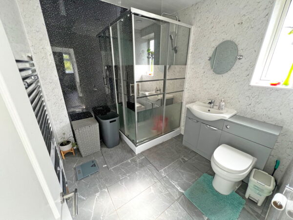 Groby Road, Leicester, LE3 9EE