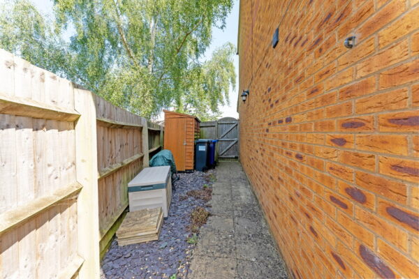 Lodge Close, Little Houghton, Northampton, NN7 1AF