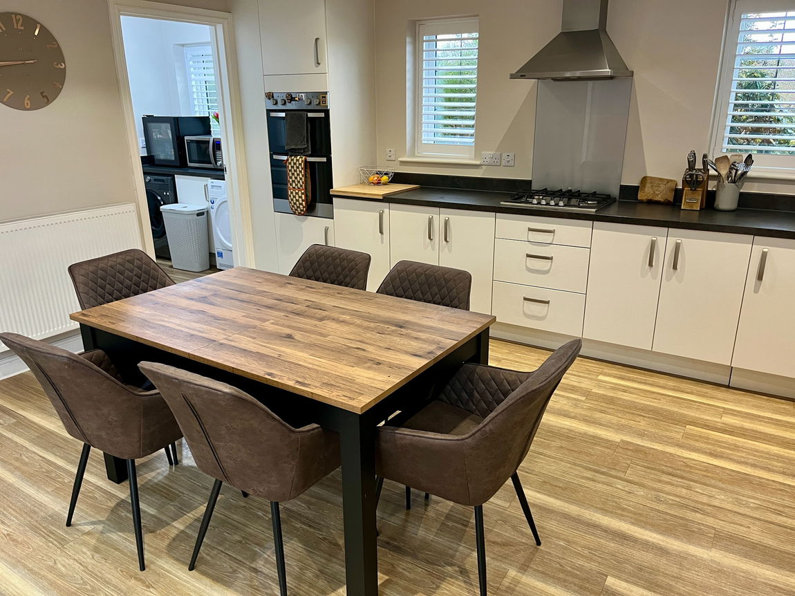 Moore Gardens Close, Rothley, Leicester, LE7 7UQ