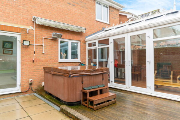 Daisy Close, Corby, Northamptonshire, NN18 8LD