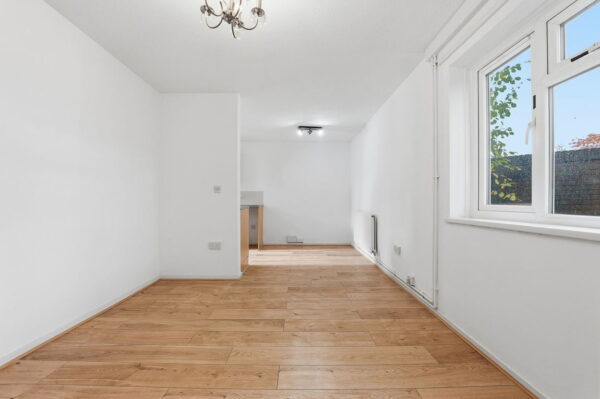 Uppingham Gardens, Nottingham, Nottinghamshire, NG2 3LD