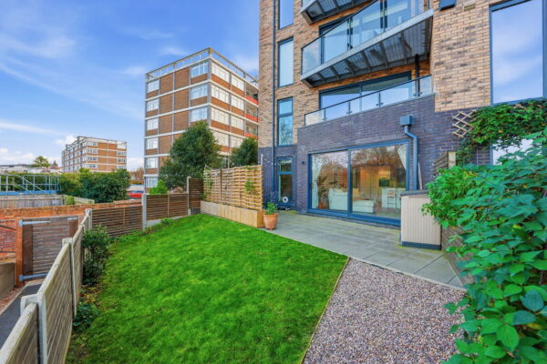 32 Wilford Lane, West Bridgford, Nottingham, Nottinghamshire, NG2 7ZZ