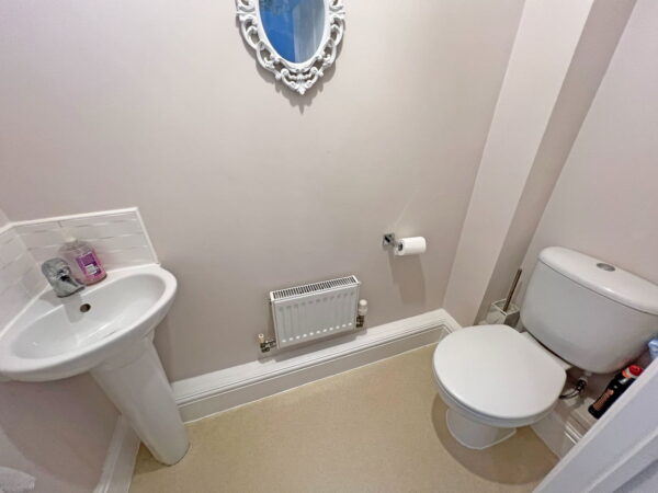 Saxthorpe Road, Hamilton, Leicester, Leicestershire, LE5 1PT