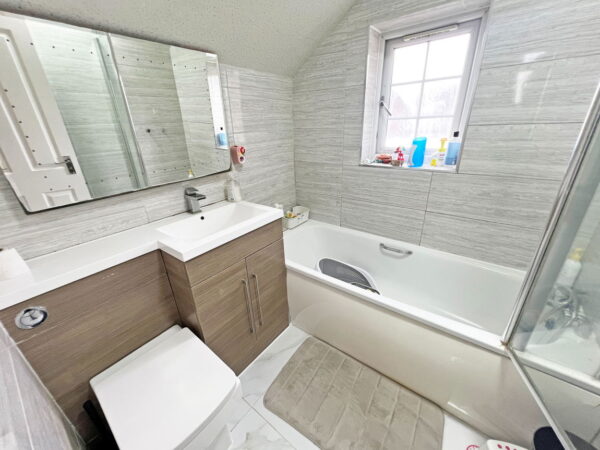 Humberstone Lane, Leicester, Leicestershire, LE4 9JN