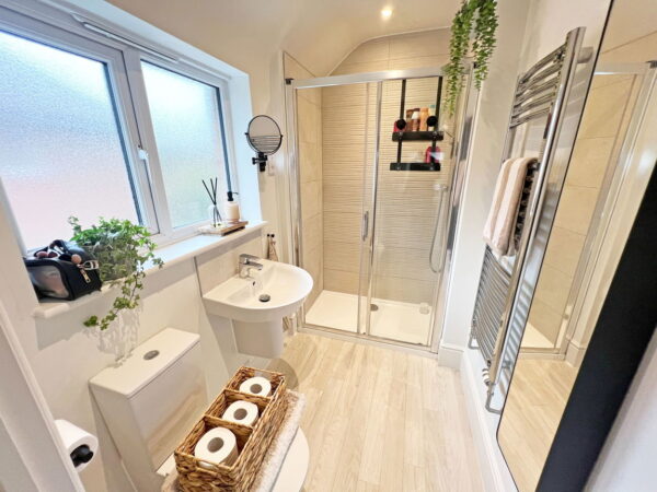 Flanders Close, Burbage, Leicestershire, LE10 2FN