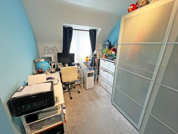 Saxthorpe Road, Hamilton, Leicester, Leicestershire, LE5 1PT