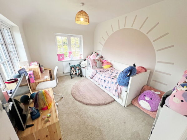 Flanders Close, Burbage, Leicestershire, LE10 2FN