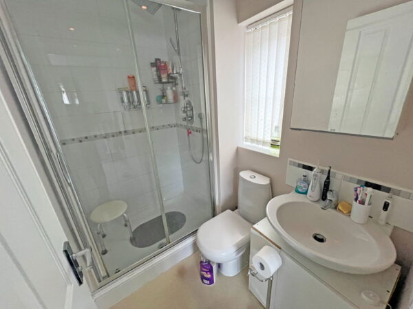 Saxthorpe Road, Hamilton, Leicester, Leicestershire, LE5 1PT