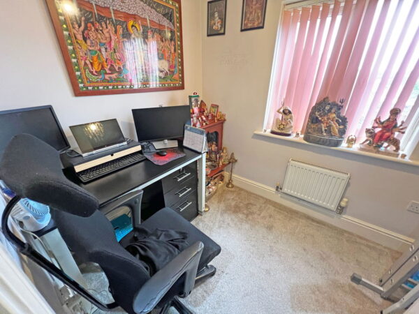 Saxthorpe Road, Hamilton, Leicester, Leicestershire, LE5 1PT