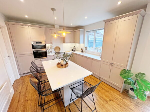 Flanders Close, Burbage, Leicestershire, LE10 2FN