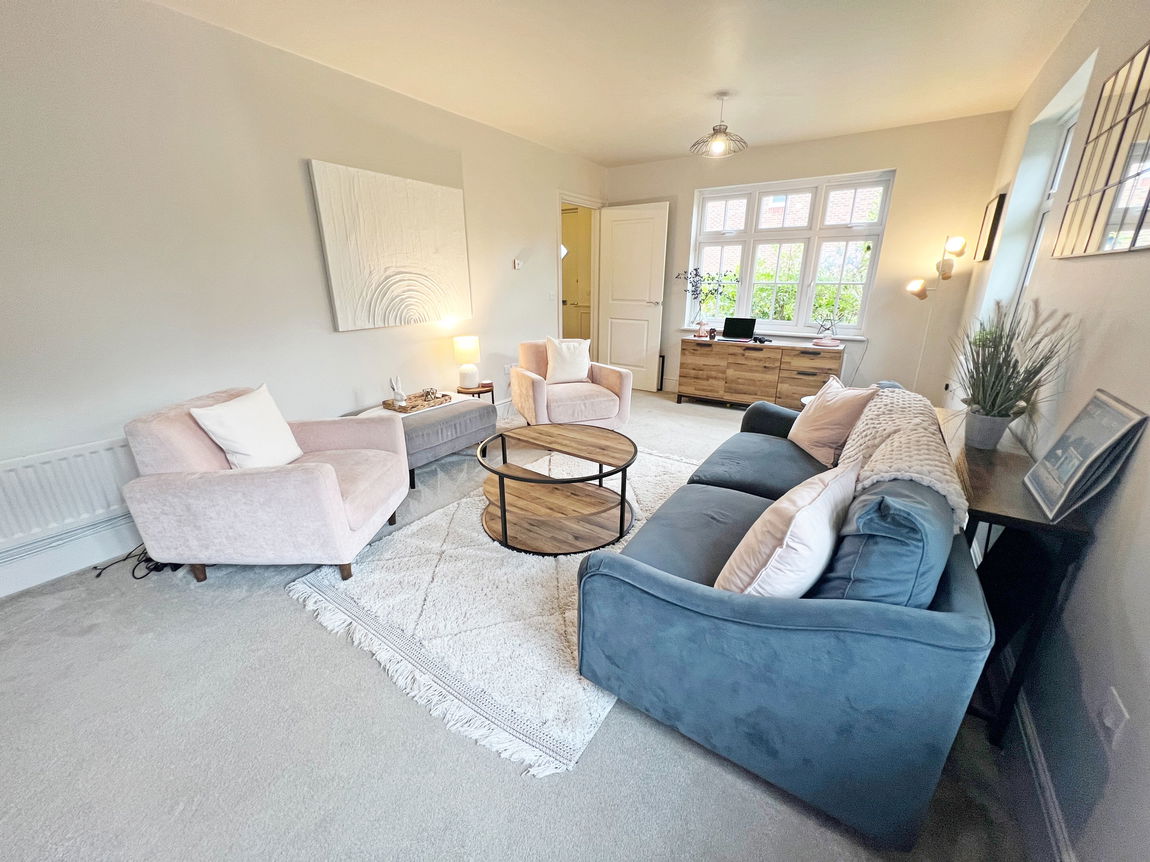 Flanders Close, Burbage, Leicestershire, LE10 2FN