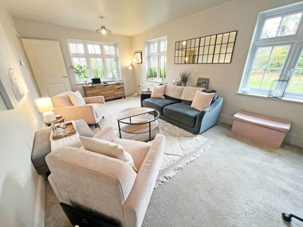 Flanders Close, Burbage, Leicestershire, LE10 2FN