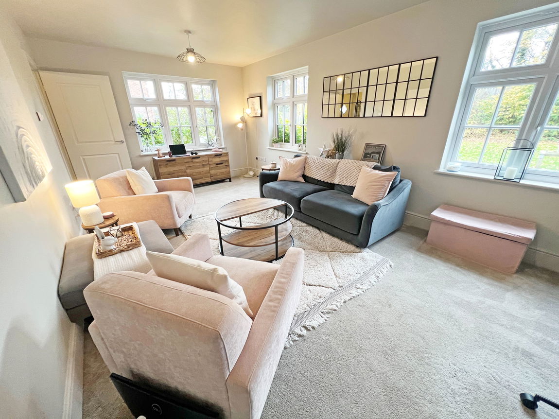 Flanders Close, Burbage, Leicestershire, LE10 2FN