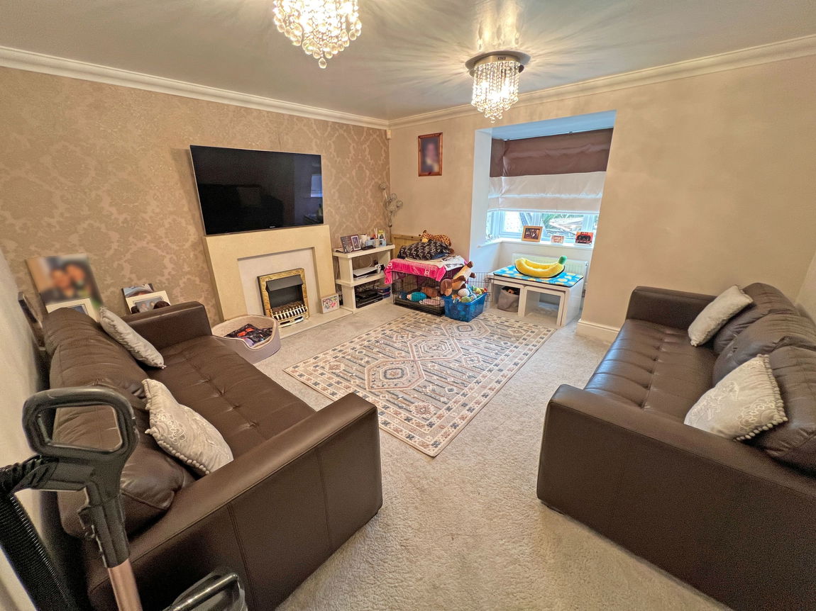 Saxthorpe Road, Hamilton, Leicester, Leicestershire, LE5 1PT