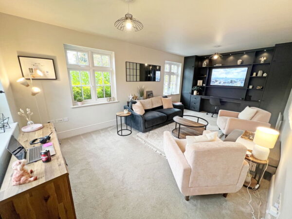 Flanders Close, Burbage, Leicestershire, LE10 2FN