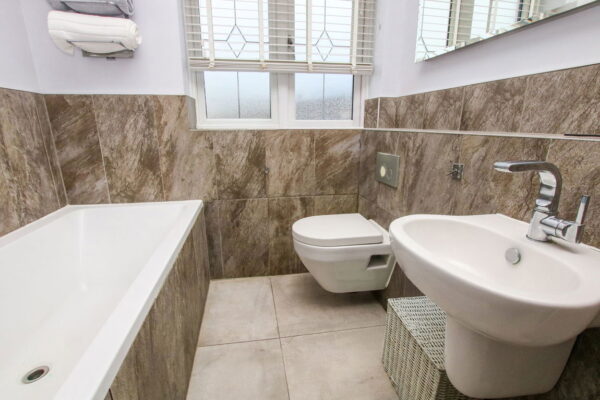 Rochester Walk, Clifton, Nottingham, NG11 8LP