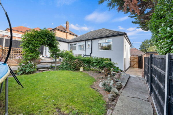 Jarvis Avenue, Nottingham, Nottinghamshire, NG3 7BJ