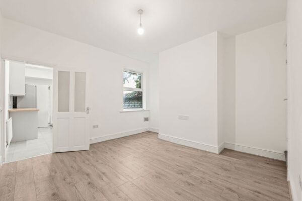 Woolmer Road, Nottingham, Nottinghamshire, NG2 2FB