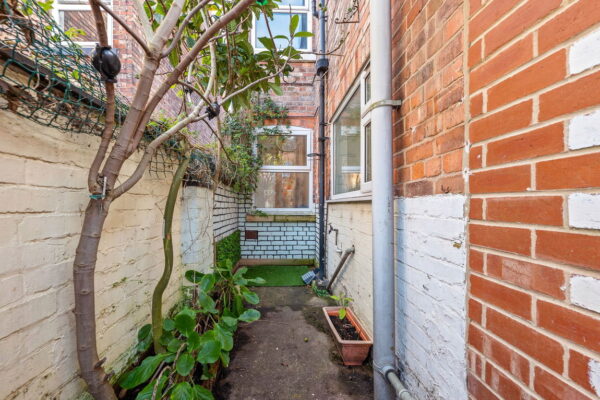 Woolmer Road, Nottingham, Nottinghamshire, NG2 2FB